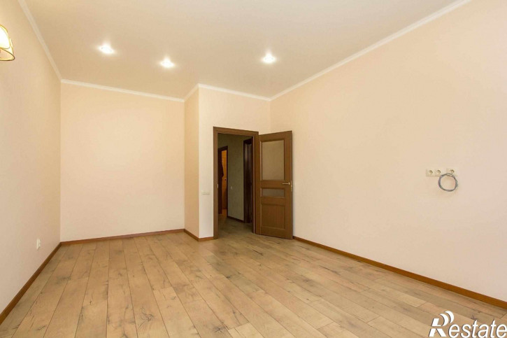 3-комн квартира Алябьева ул, 36