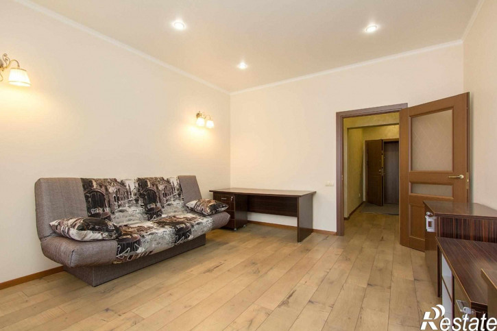 3-комн квартира Алябьева ул, 36