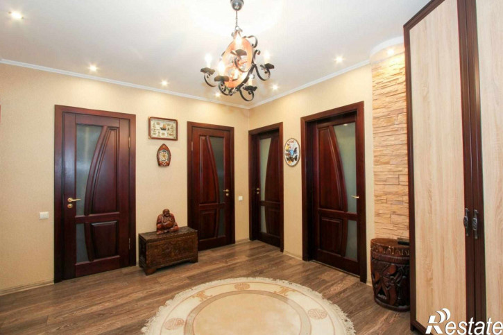 3-комн квартира Щорса пер, 1
