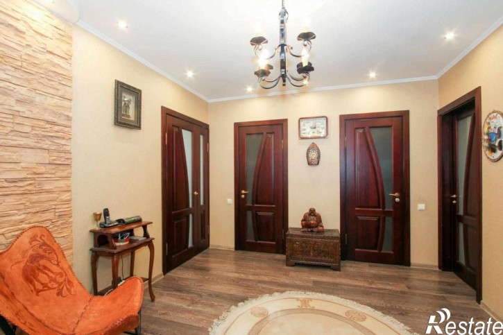 3-комн квартира Щорса пер, 1