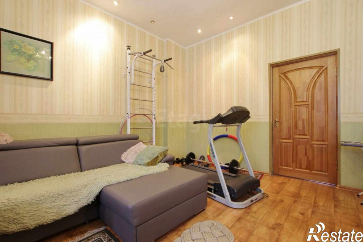 5-комн квартира Тельмана ул, 34 А