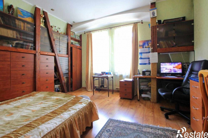 5-комн квартира Тельмана ул, 34 А