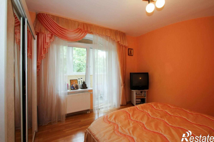 4-комн квартира Пугачева ул, 14а