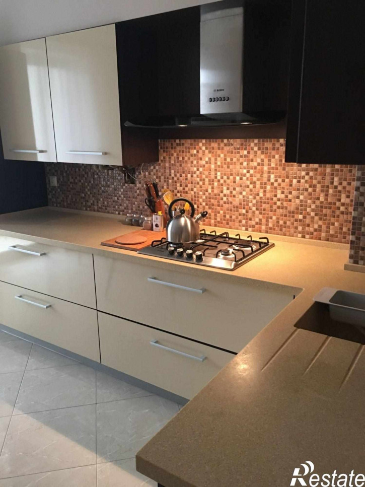 2-комн квартира Чкалова ул, 97