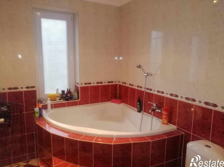 4-комн квартира Тургенева ул, 25