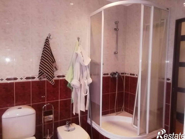 4-комн квартира Тургенева ул, 25
