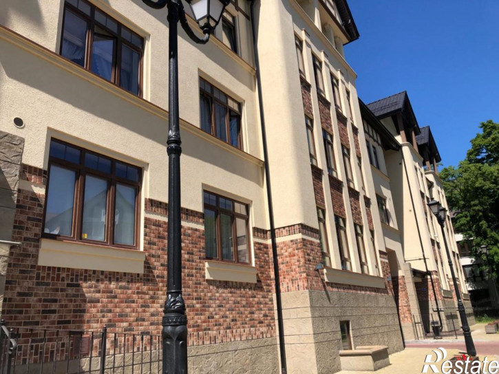 3-комн квартира Каштановая аллея ул, 42