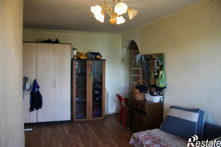 3-комн квартира Чекистов ул, 82
