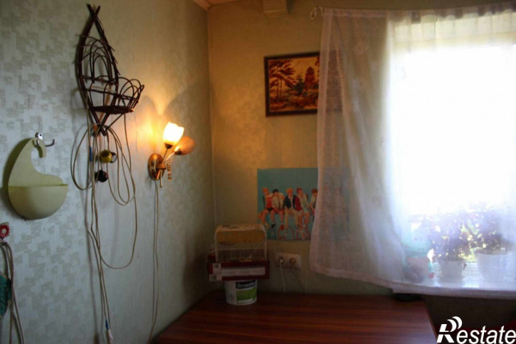 3-комн квартира Чекистов ул, 82