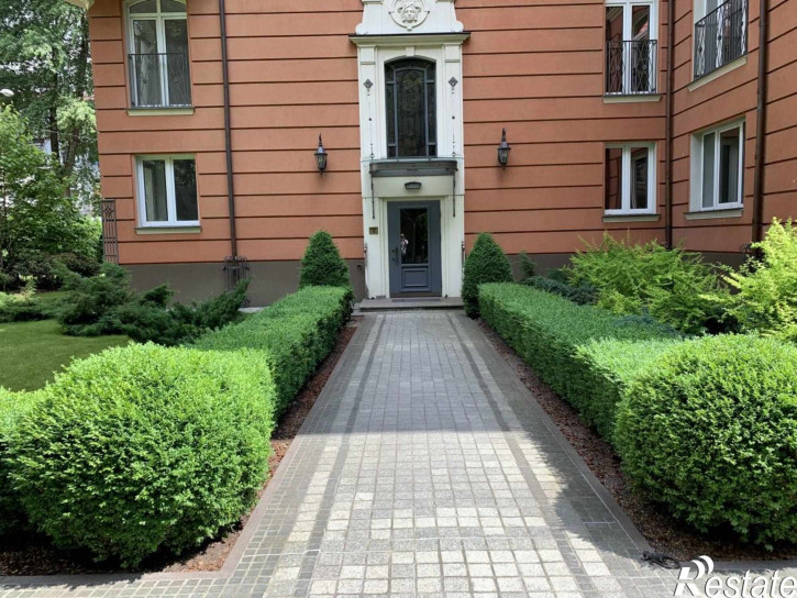 4-комн квартира Октябрьский 2-й проезд, 5