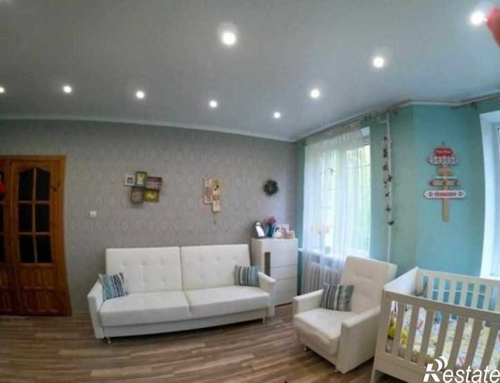 4-комн квартира Коммунальная ул, 12