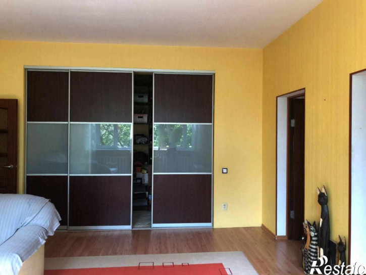 3-комн квартира Ушинского ул, 1