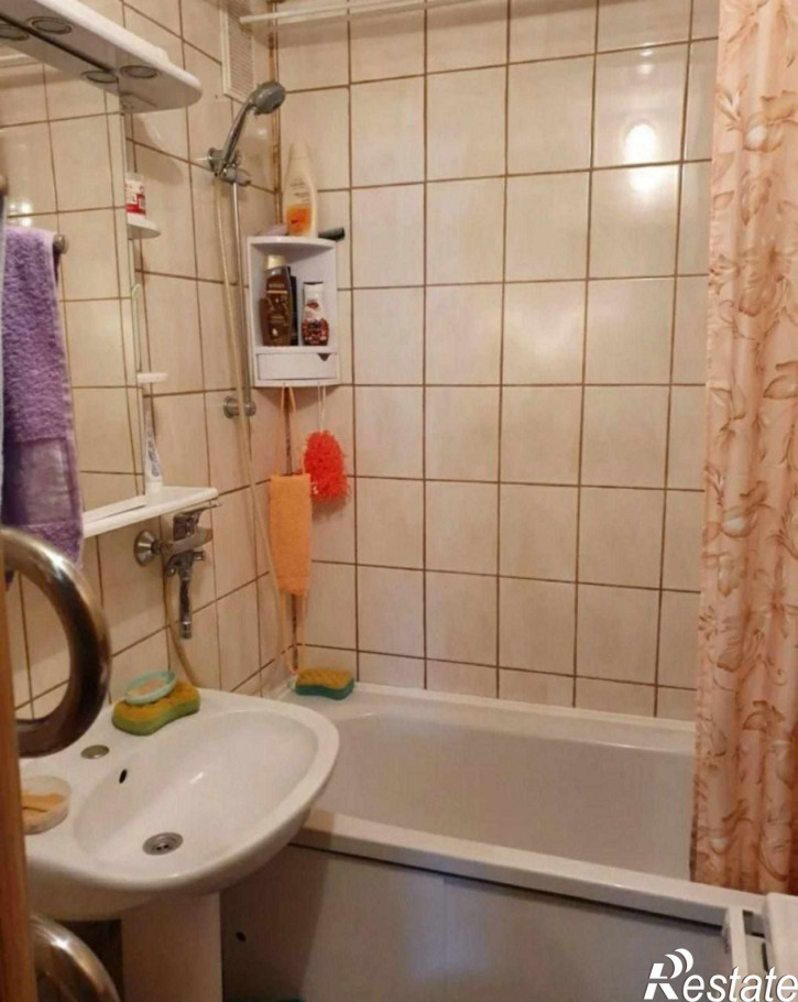 3-комн квартира Генерала Челнокова ул, 34