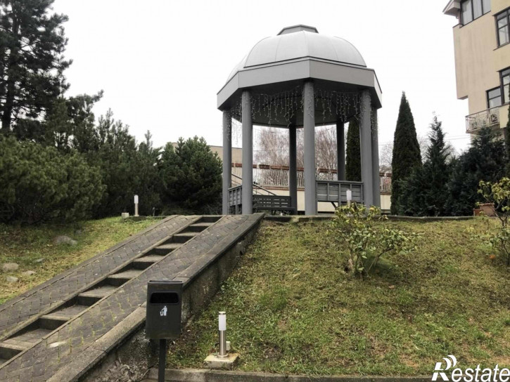 2-комн квартира Сержанта Колоскова ул, 4а
