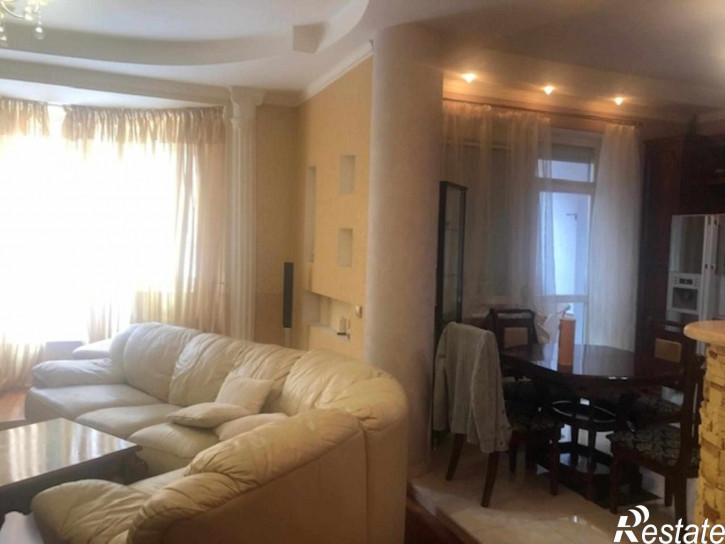 3-комн квартира Сержанта Колоскова ул, 6 А