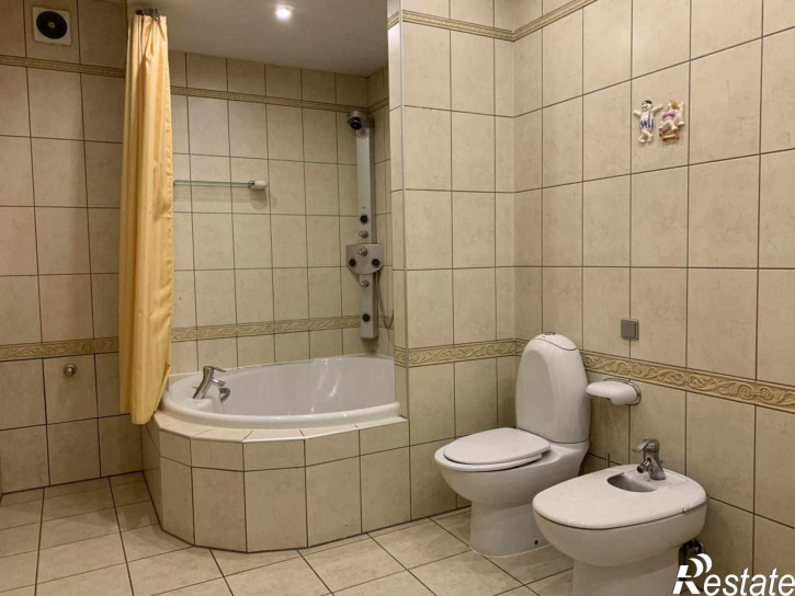 5-комн квартира Чайковского ул, 36
