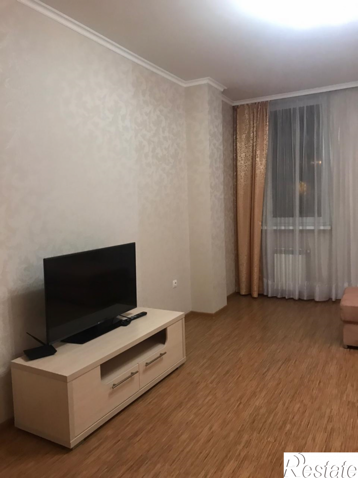 2-комн квартира Гайдара ул, 122