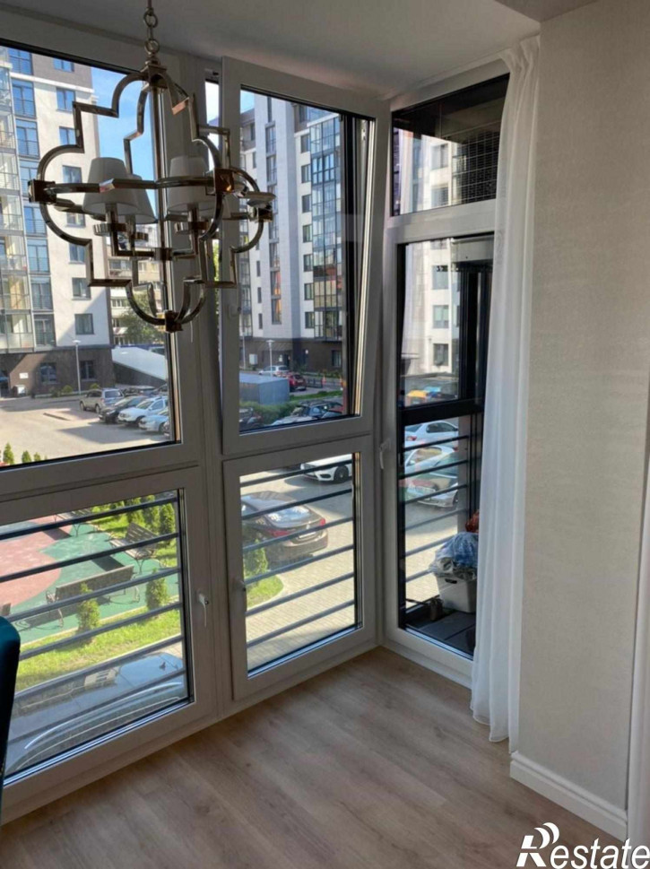 3-комн квартира Космонавта Леонова ул, 55