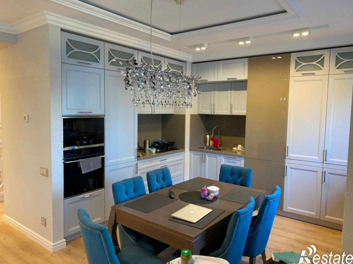 3-комн квартира Космонавта Леонова ул, 55