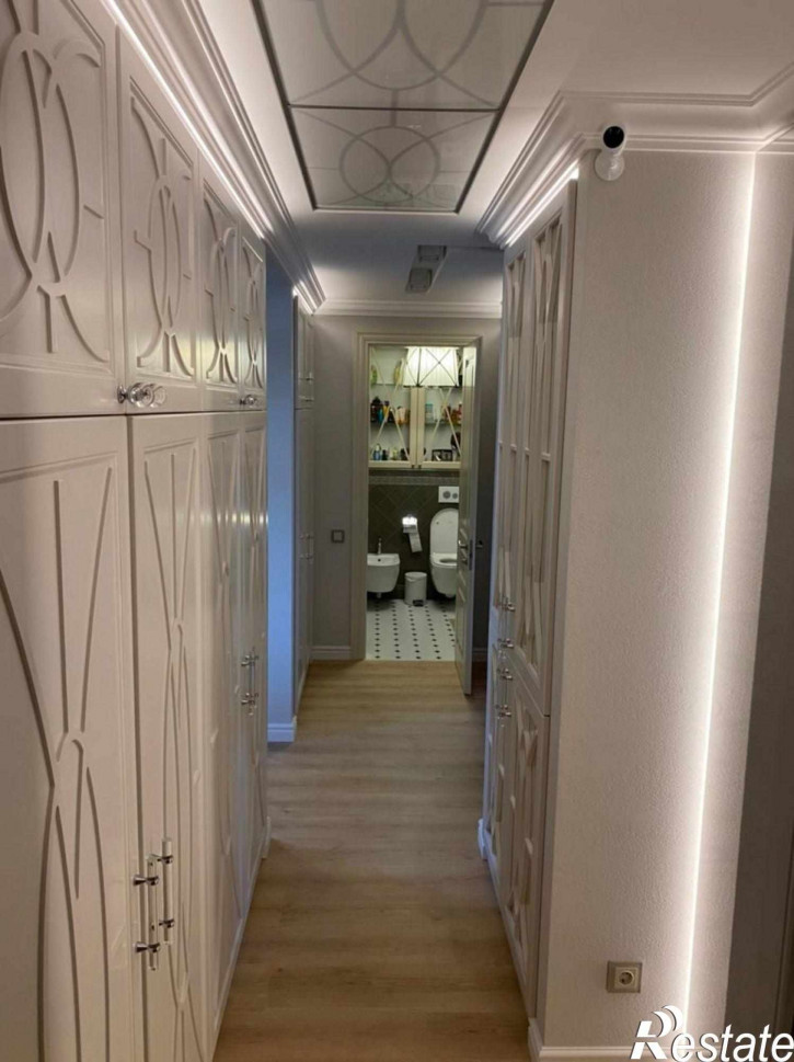 3-комн квартира Космонавта Леонова ул, 55