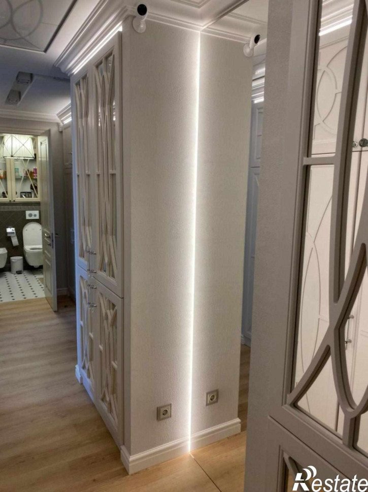 3-комн квартира Космонавта Леонова ул, 55
