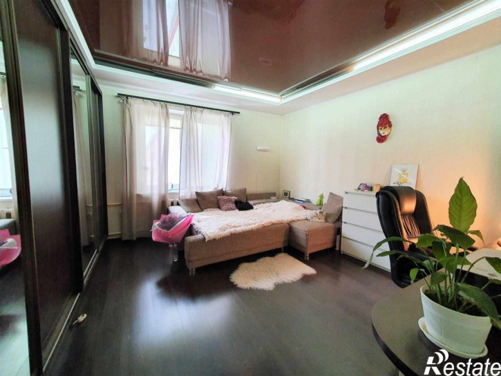 3-комн квартира Офицерская ул, 16