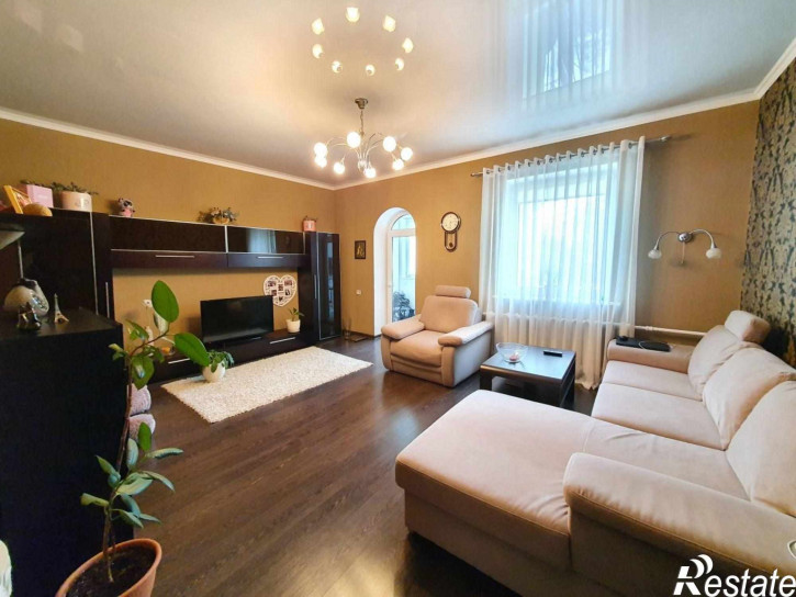 3-комн квартира Офицерская ул, 16