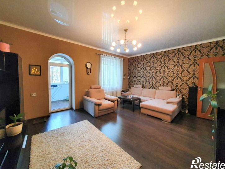 3-комн квартира Офицерская ул, 16