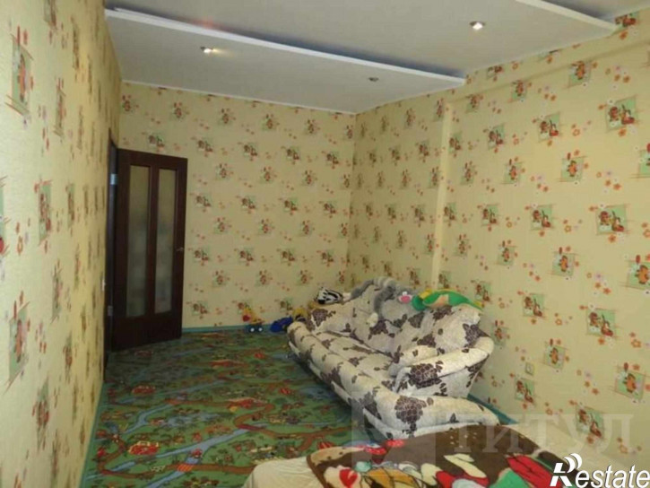 3-комн квартира Чкаловский, Вятская
