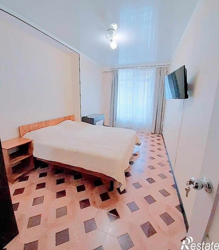 2-комн квартира улица Кирова, 1