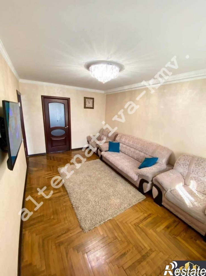 2-комн квартира Жмакина ул.