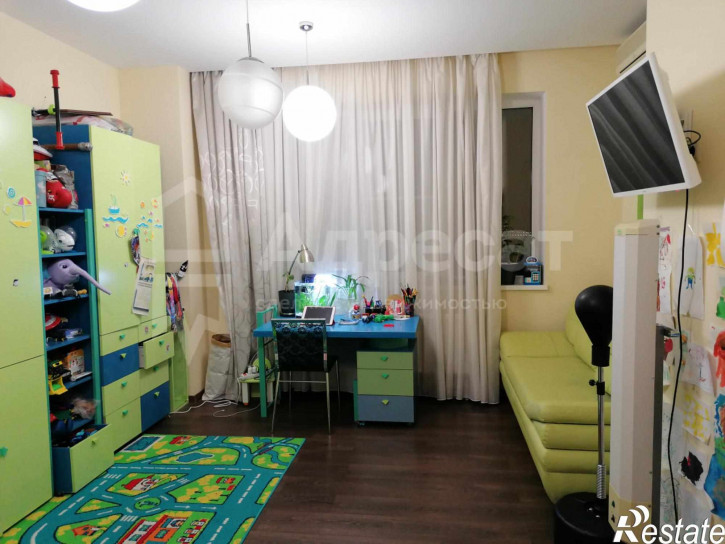 4-комн квартира ул. Батальонная,  д.13а