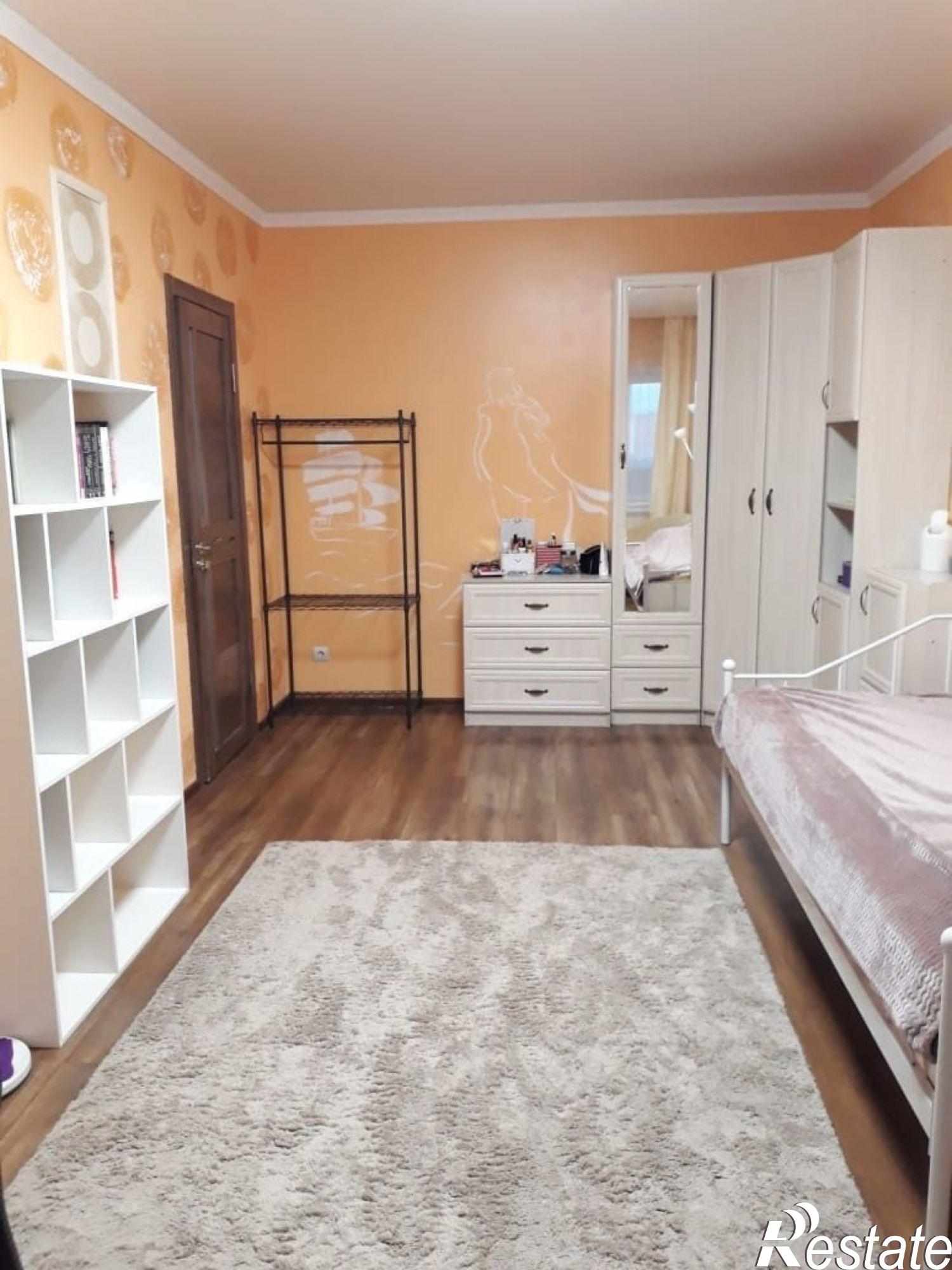 Купить квартиру за 10 300 000 рублей на Глинки ул, 1