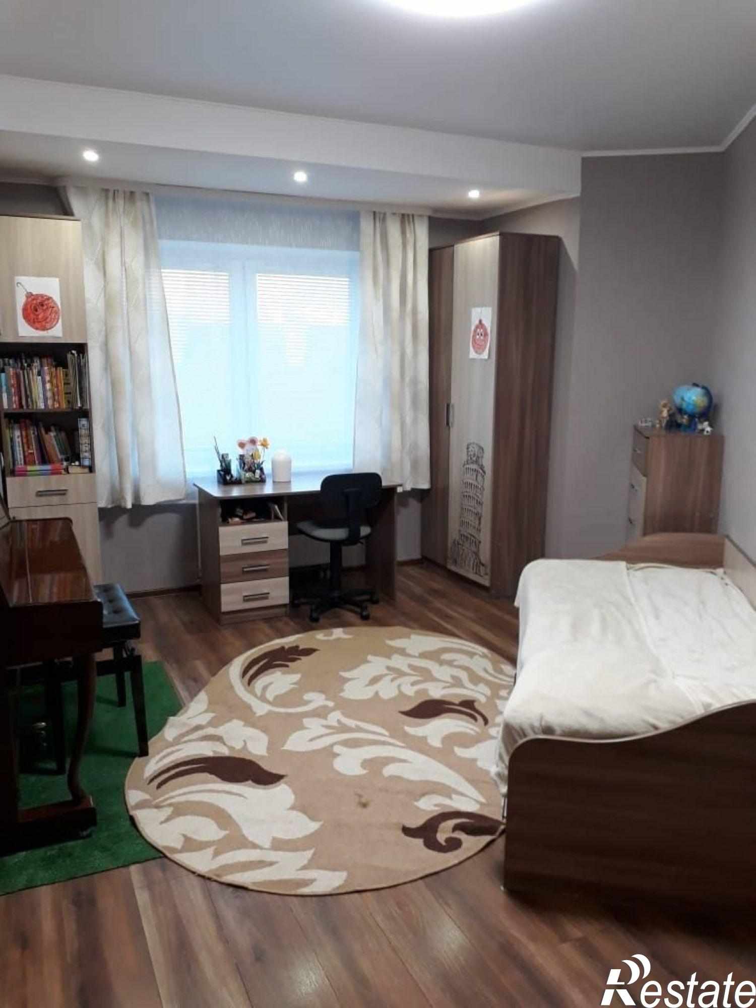 Купить квартиру за 10 300 000 рублей на Глинки ул, 1