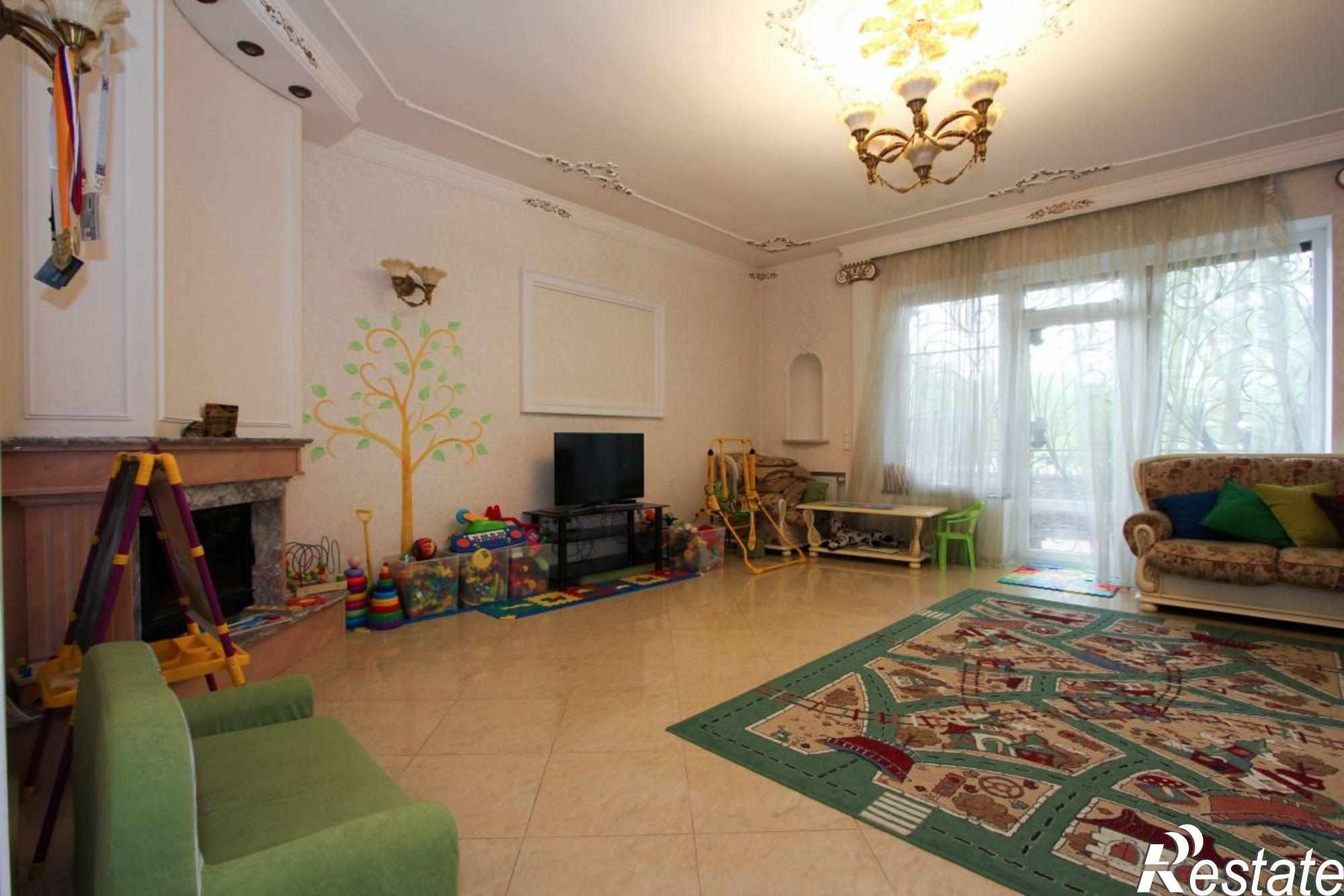 Купить дачу, дом, коттедж за 24 500 000 рублей на Спортивная ул
