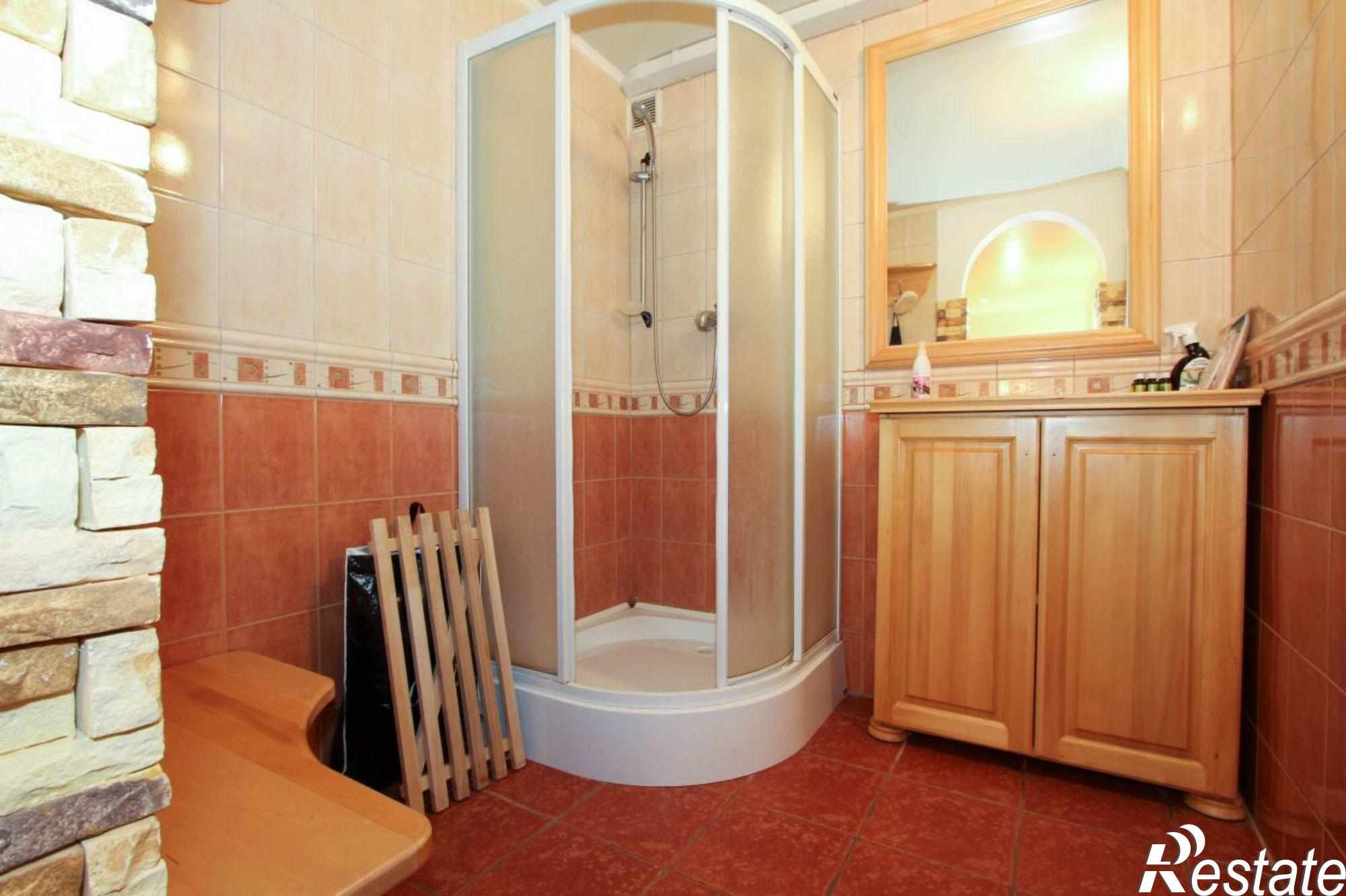 Купить дачу, дом, коттедж за 24 500 000 рублей на Спортивная ул