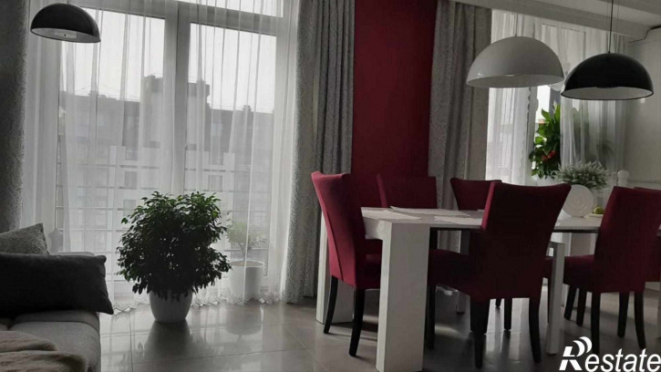 4-комн квартира Космонавта Леонова ул, 55