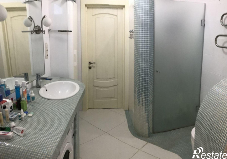 3-комн квартира Корабельная ул, 3