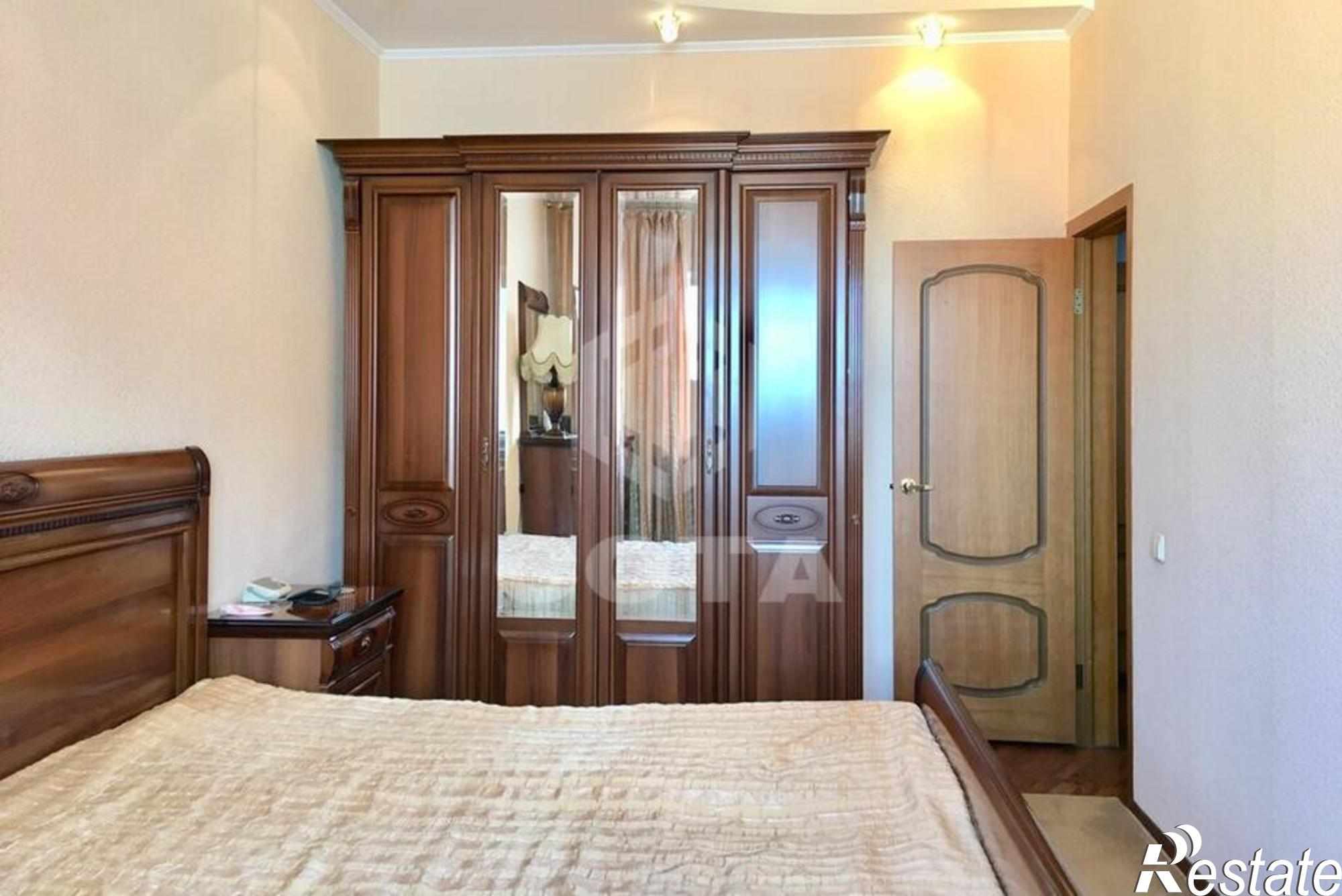 Купить квартиру за 10 300 000 рублей на Пятницкого улица, 20