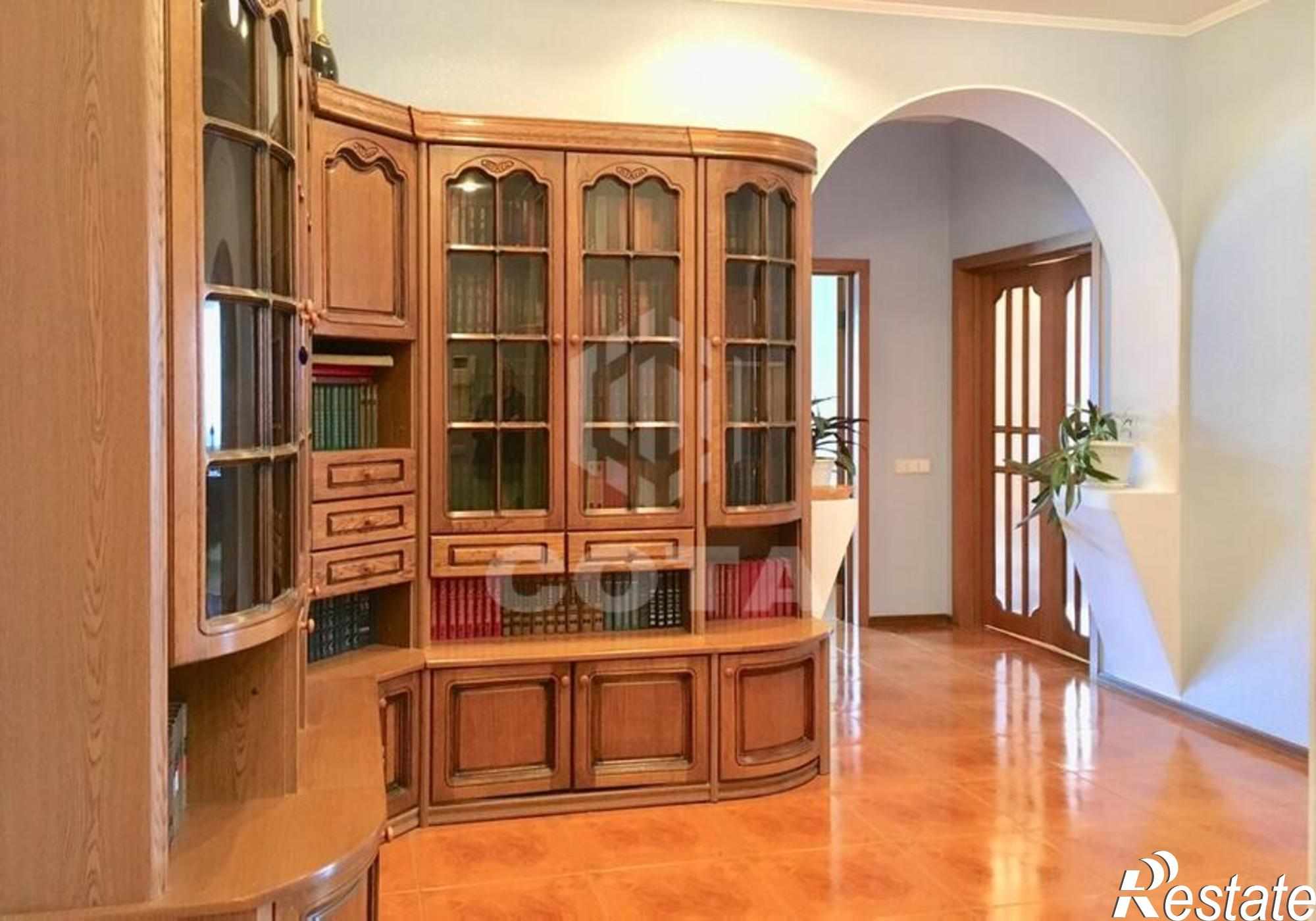 Купить квартиру за 10 300 000 рублей на Пятницкого улица, 20