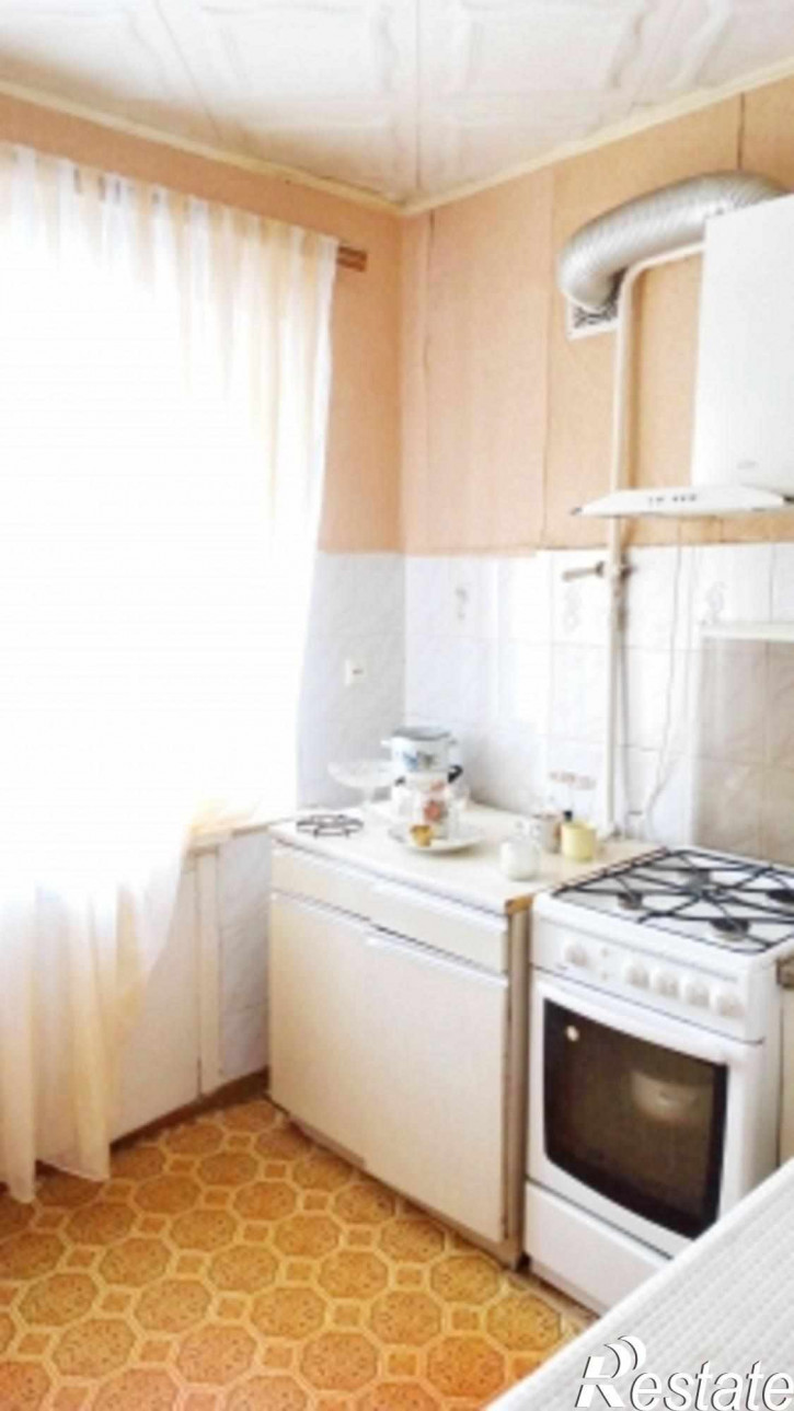 3-комн квартира пр-кт 50-летия ВЛКСМ, 11
