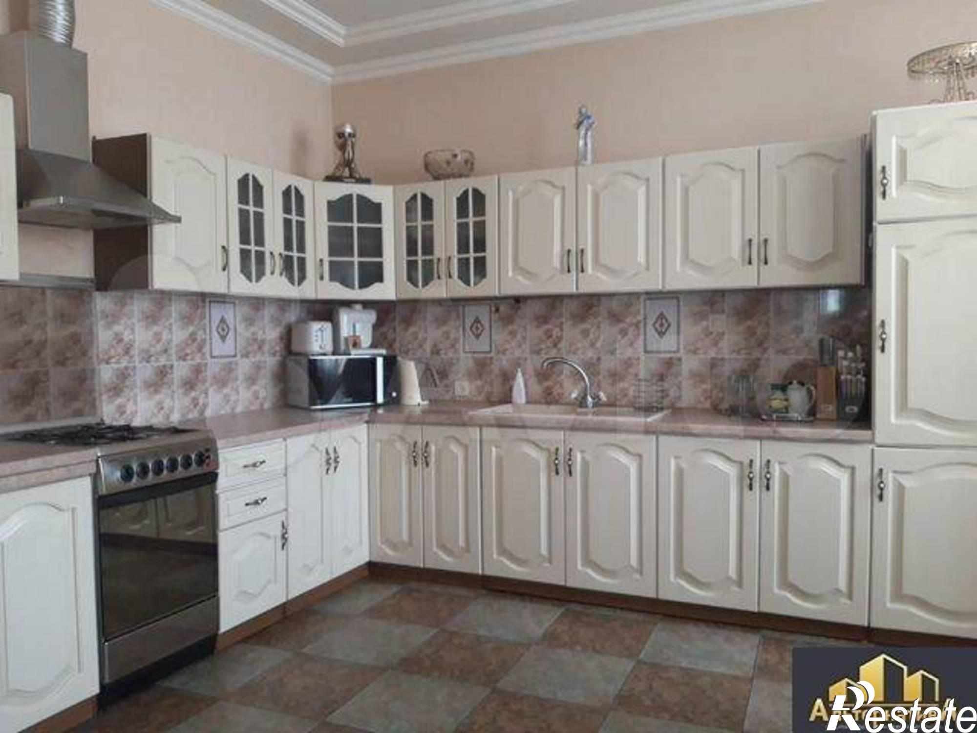 Купить дачу, дом, коттедж за 17 000 000 рублей на Орджоникидзе ул.