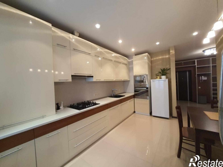 3-комн квартира СЕВЕРНАЯ ЗВЕЗДА улица, 8