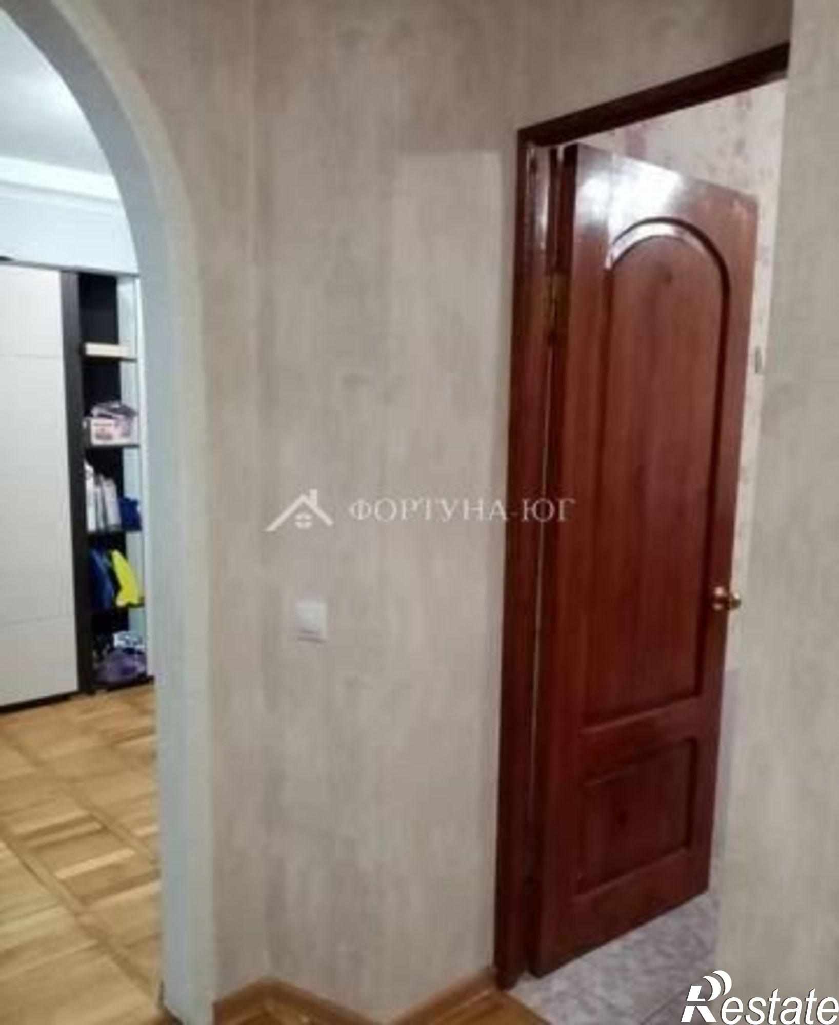Купить квартиру за 5 500 000 рублей на 12 микрорайон, 16