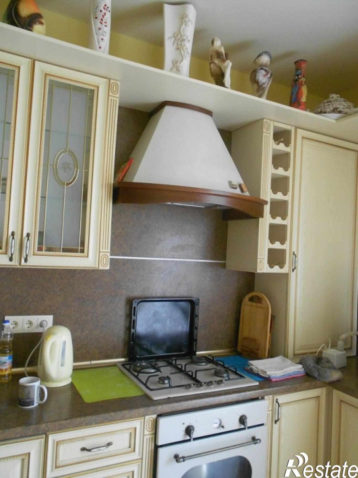 Купить квартиру за 13 000 000 рублей на Грина, 8