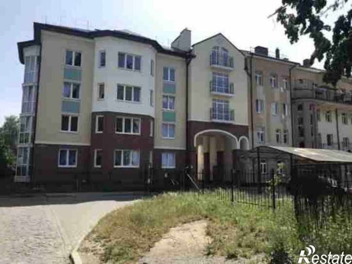 4-комн квартира Октябрьская пл, 34