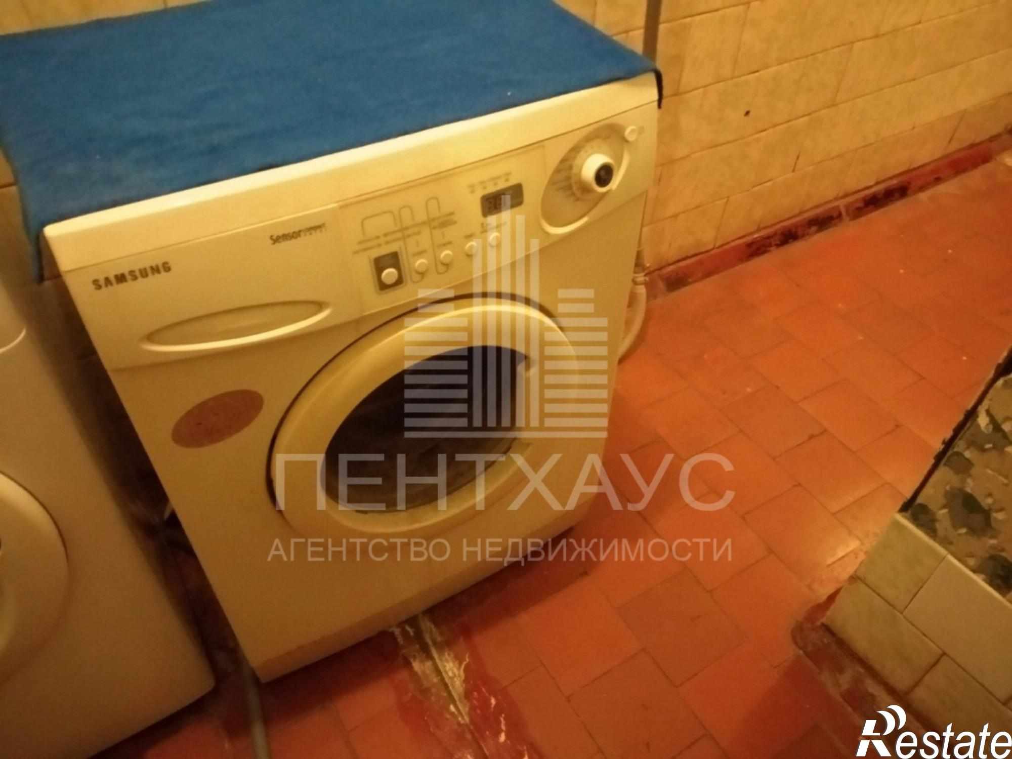 Купить комнату за 620 000 рублей на Лакина ул., 139