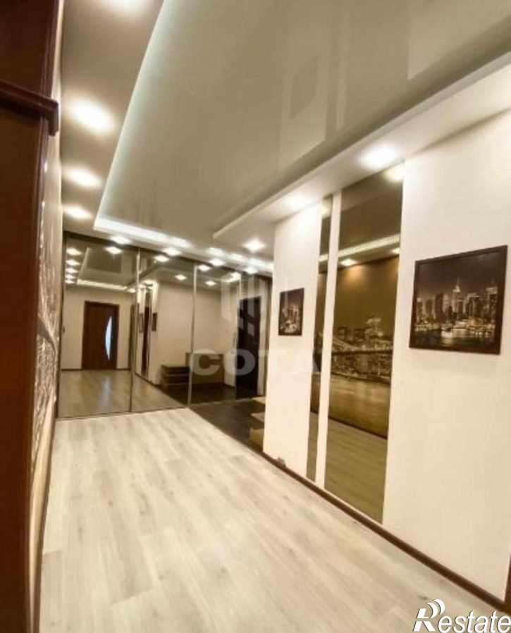 4-комн квартира Победы б-р, 9