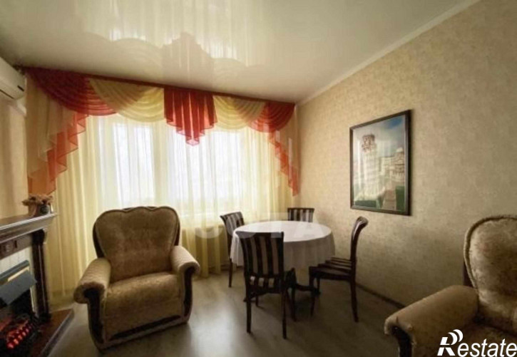 4-комн квартира Победы б-р, 9