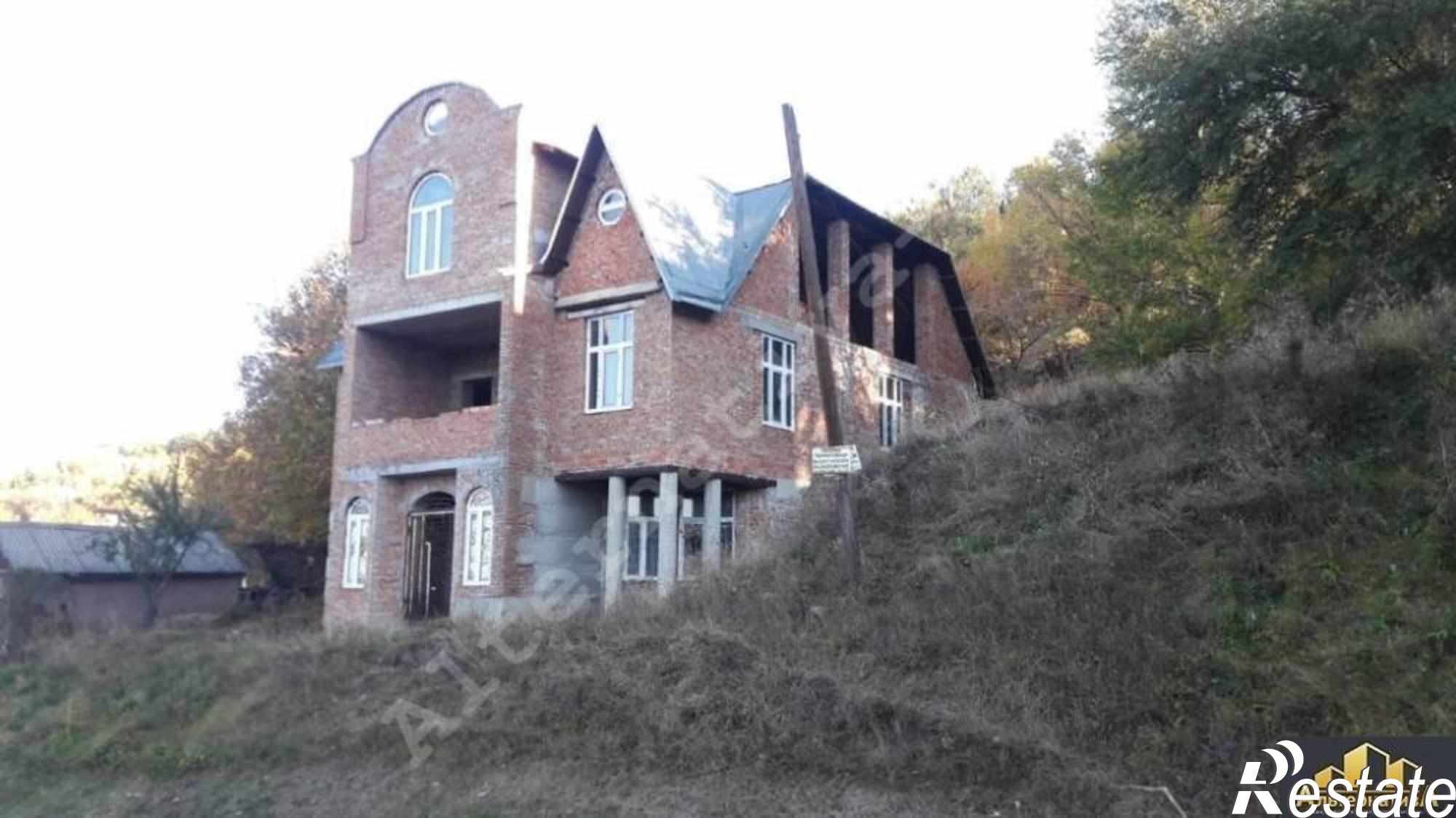 Купить дачу, дом, коттедж за 16 500 000 рублей на Революции ул.